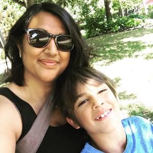 Meet your Posher, Desiree